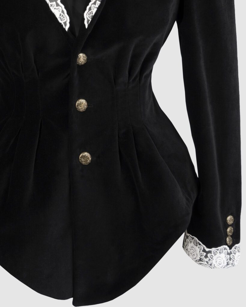 468 Clothing and accessories | KANEKO